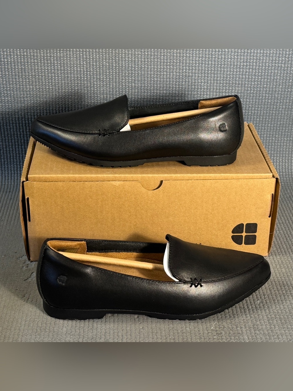 Shoes for Crews Women's Loren Slip Resistant Food Service Work Shoes Sz 5.5 New